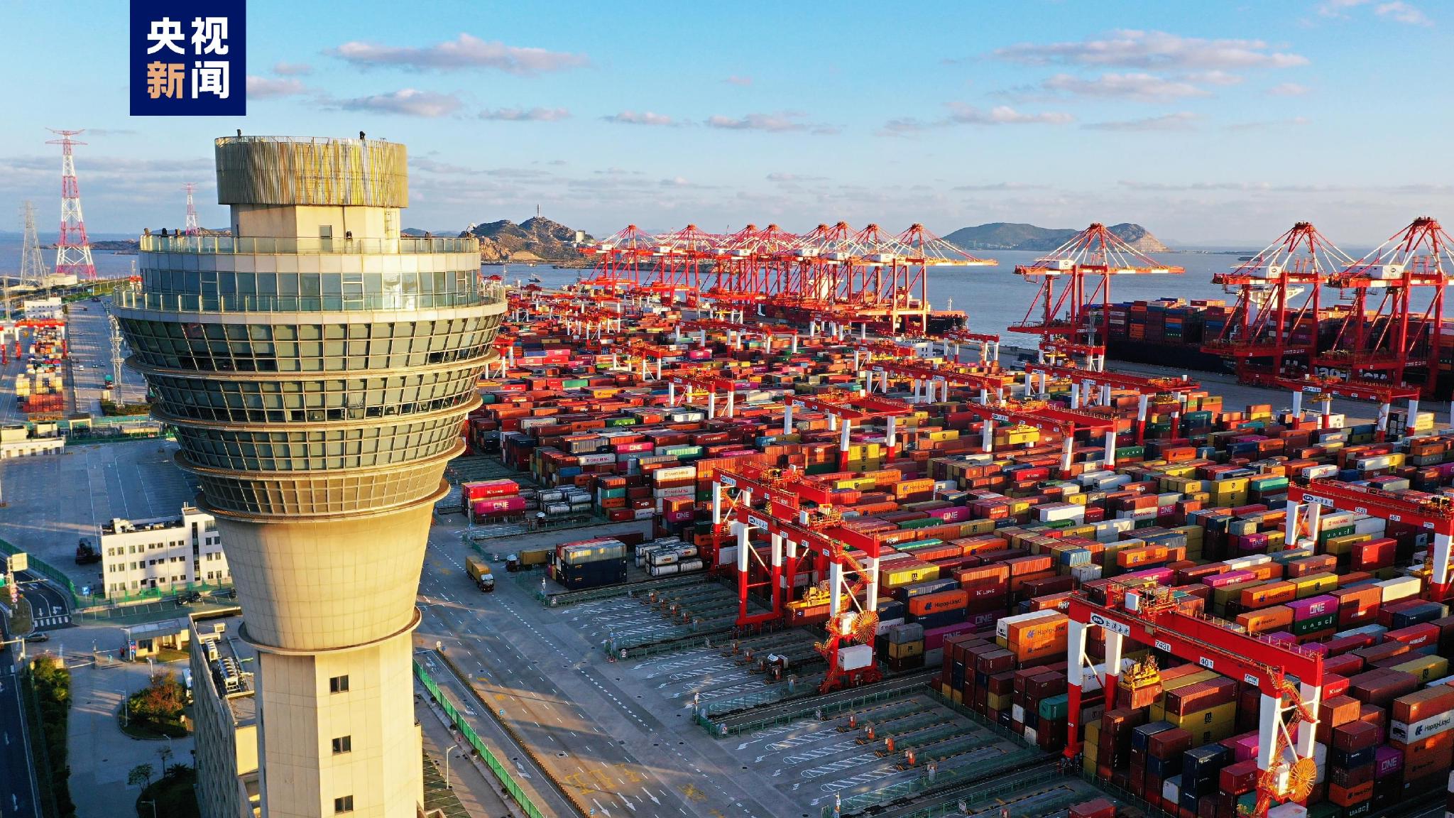 上海港7月集裝箱吞吐量超430萬標準箱 創(chuàng)歷史同期新高